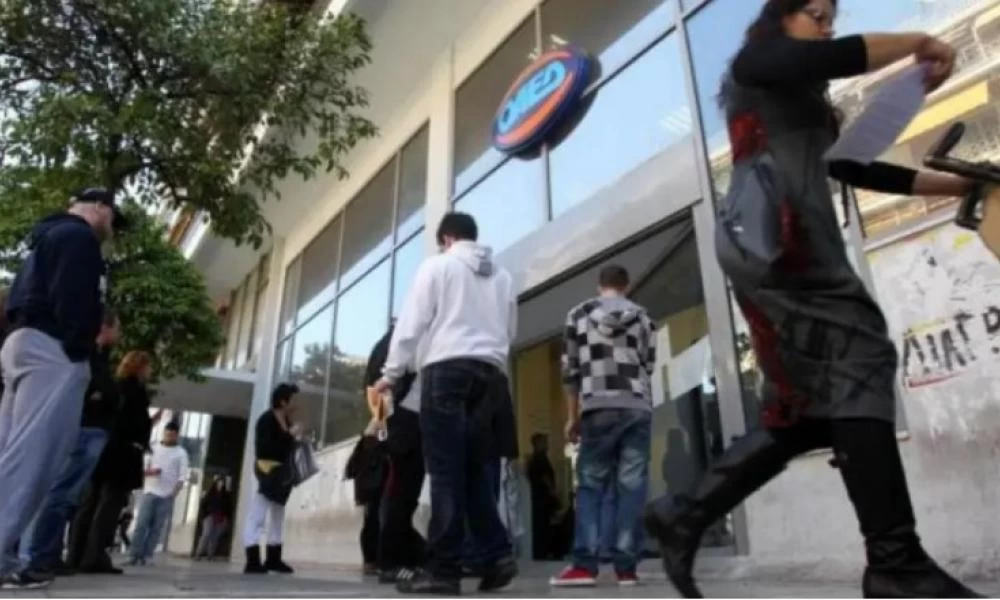 Ανεργία: Νέα μείωση στο 13% για τον Σεπτέμβριο